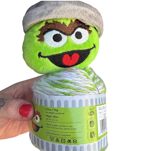 Other - Sesame Street Oscar the Grouch Yarn Green White 2.5 oz 95 yd